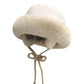 Damebøttehatt med ørevarmere og hakestropp